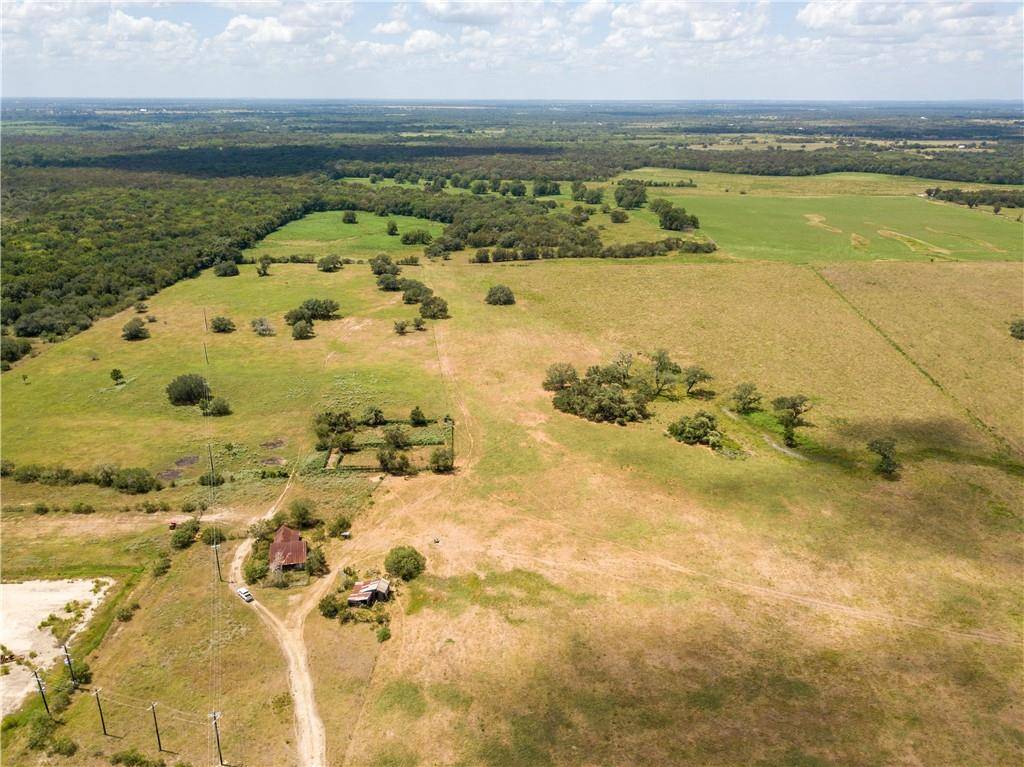 4018 397 RD, Gonzales, TX 78629