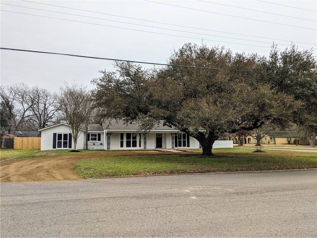 2100 Meadow LN, Taylor, TX 76574