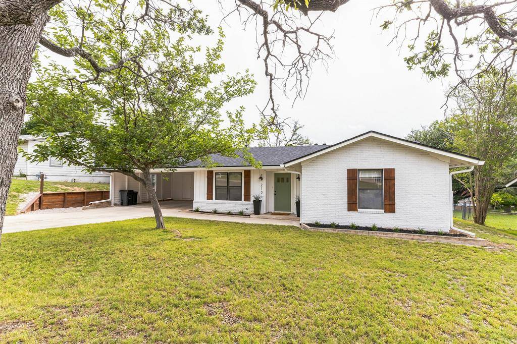 213 S Rice ST, Lampasas, TX 76550