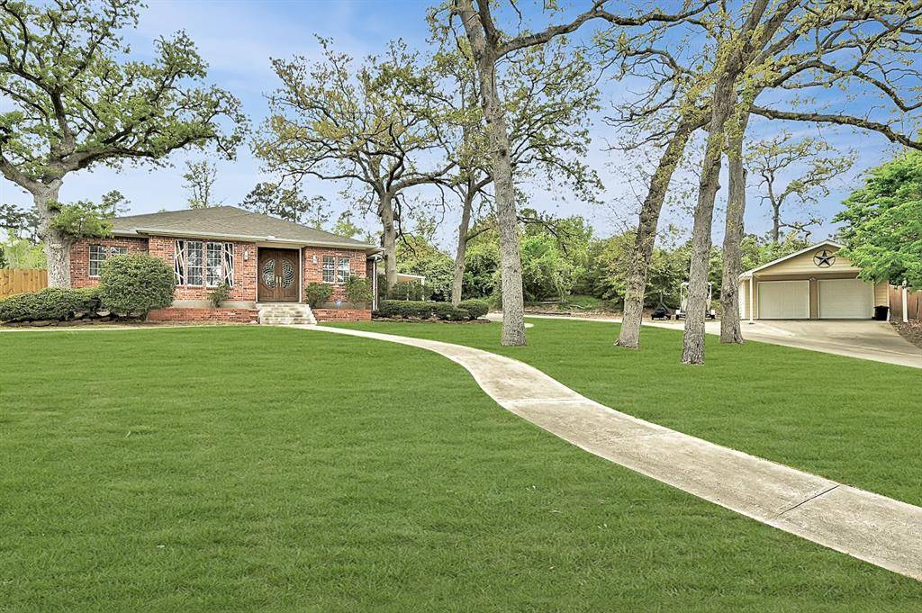 106 Peahi CT, Bastrop, TX 78602