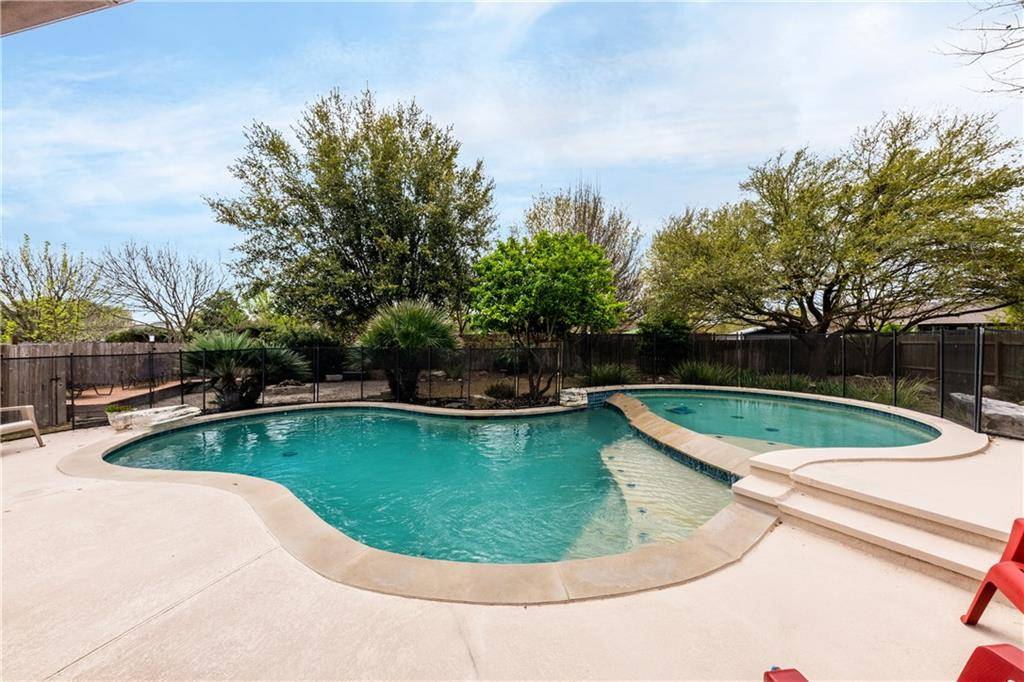 148 Silk Tree LN, Round Rock, TX 78664