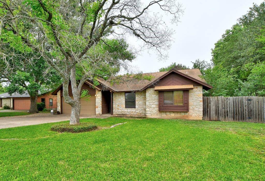 302 Hidatsa ST, Buda, TX 78610