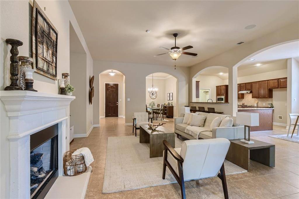 4613 Pyrenees PASS, Bee Cave, TX 78738