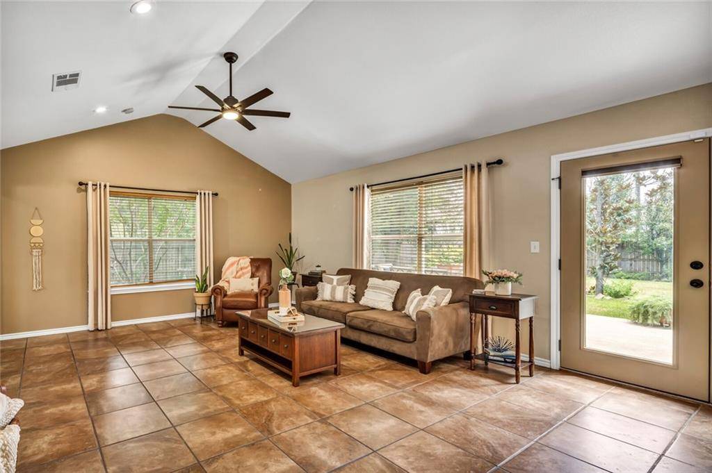 804 Woodland Park DR, Marble Falls, TX 78654