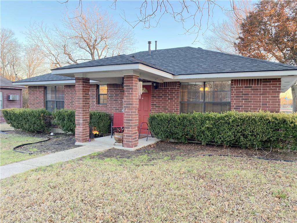 1117 W 3rd ST, Taylor, TX 76574