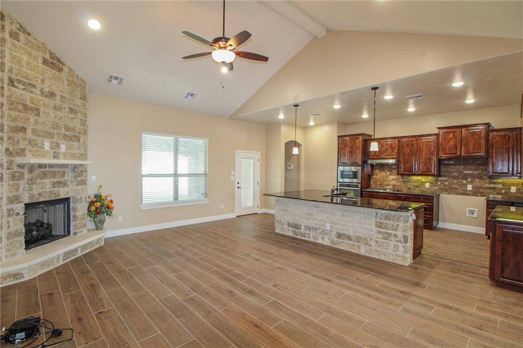 312 Western Sky TRL, Jarrell, TX 76537