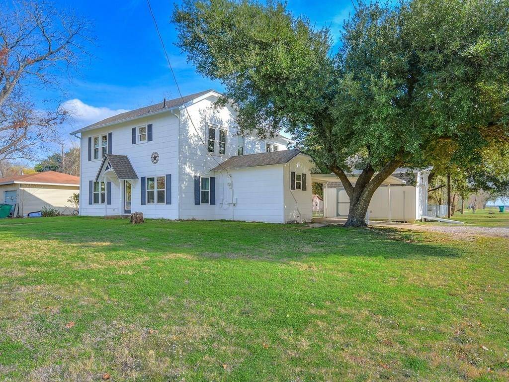 403 E Avenue A, Rosebud, TX 76570