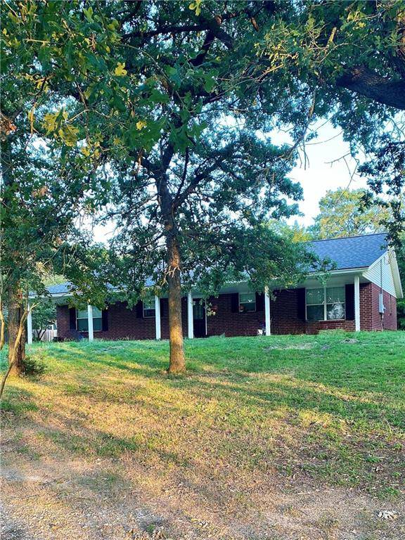 1011 Vernon ST, Lexington, TX 78947