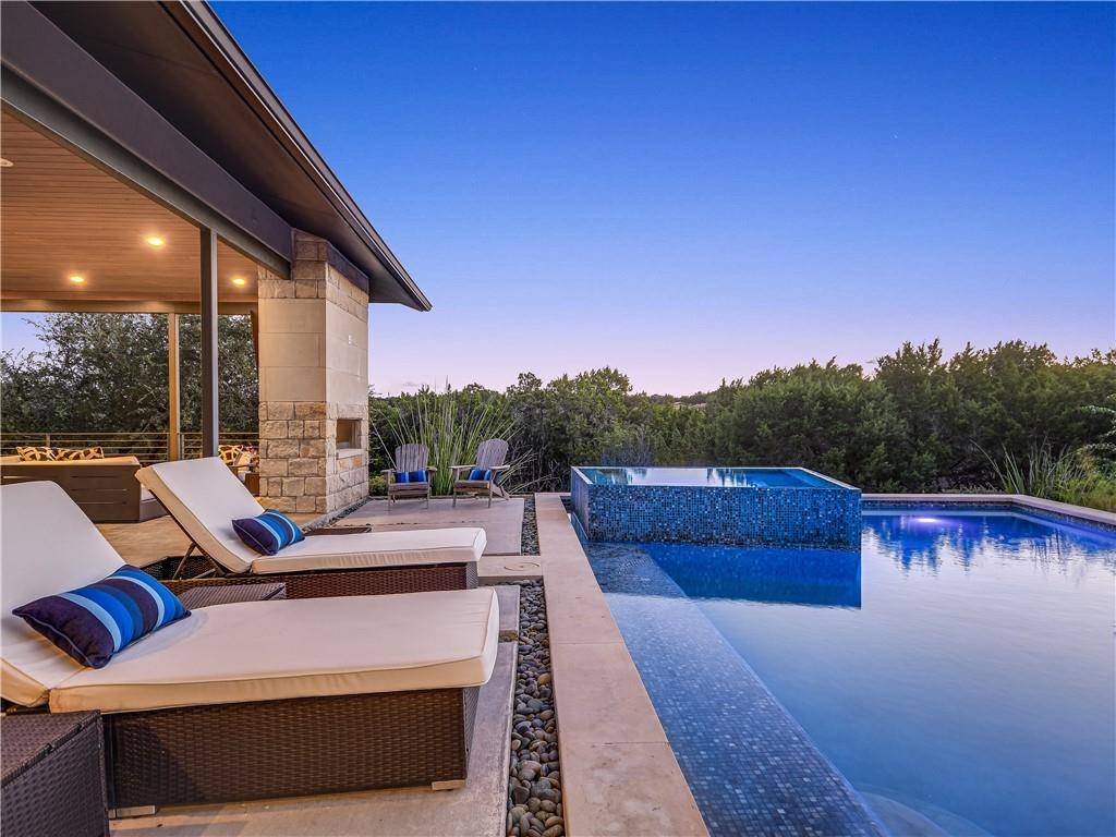 1816 Knights Chance LN, Spicewood, TX 78669