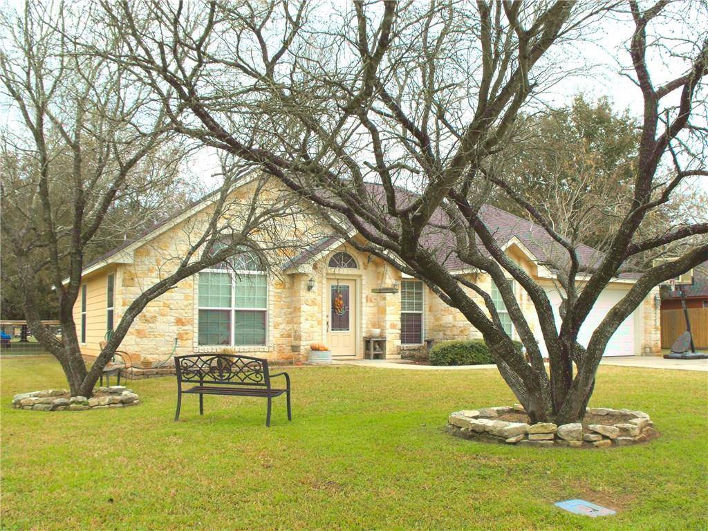 120 Kaeleku LN, Bastrop, TX 78602