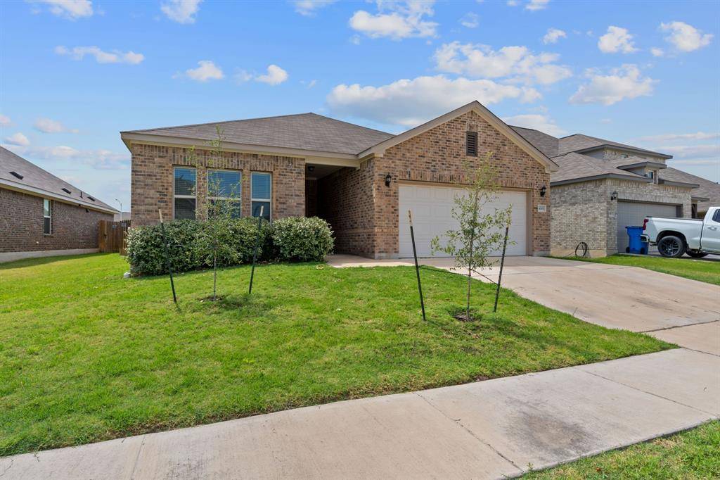 1001 S San Marcos ST, Manor, TX 78653