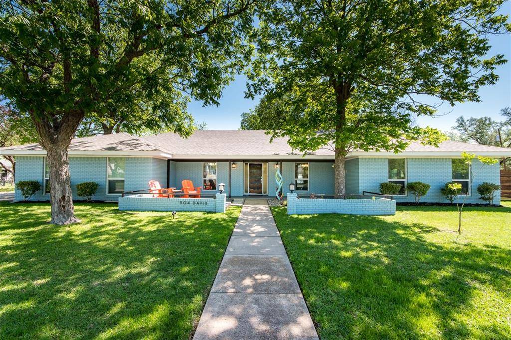 904 Davis ST, Taylor, TX 76574