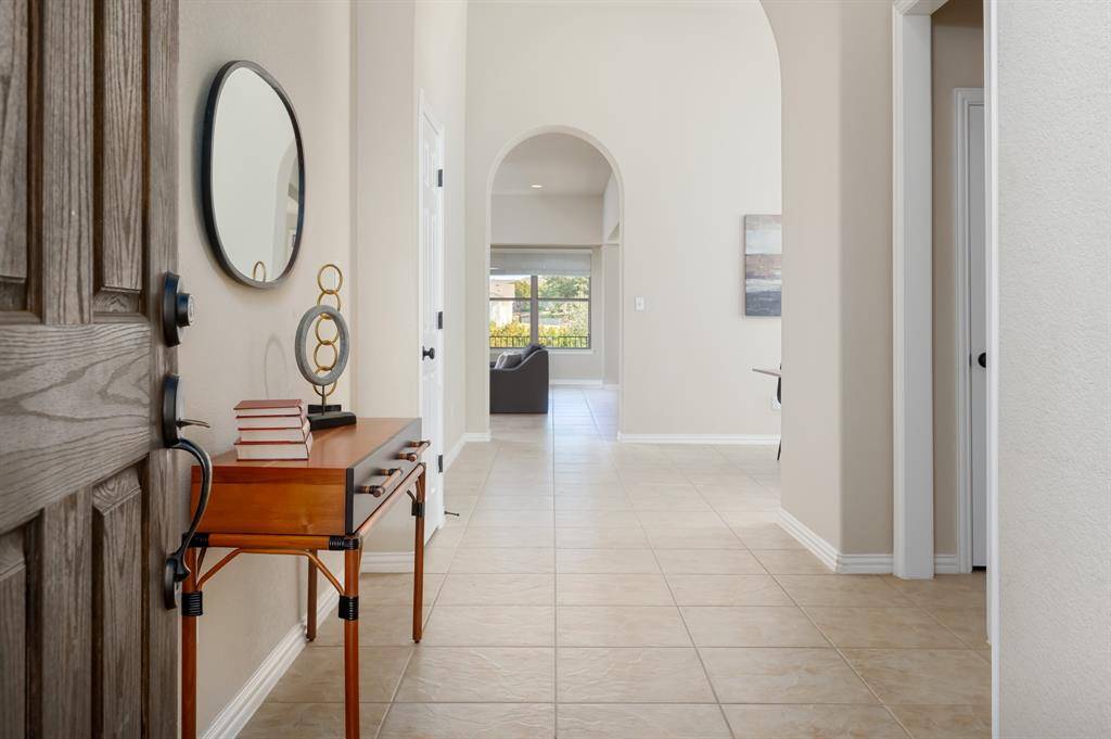 21900 Agarito LN, Spicewood, TX 78669