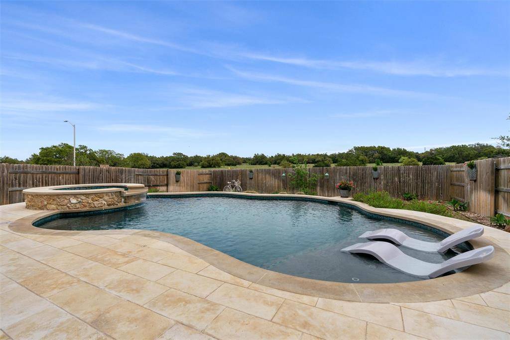 716 Crown Anchor BND, Georgetown, TX 78633