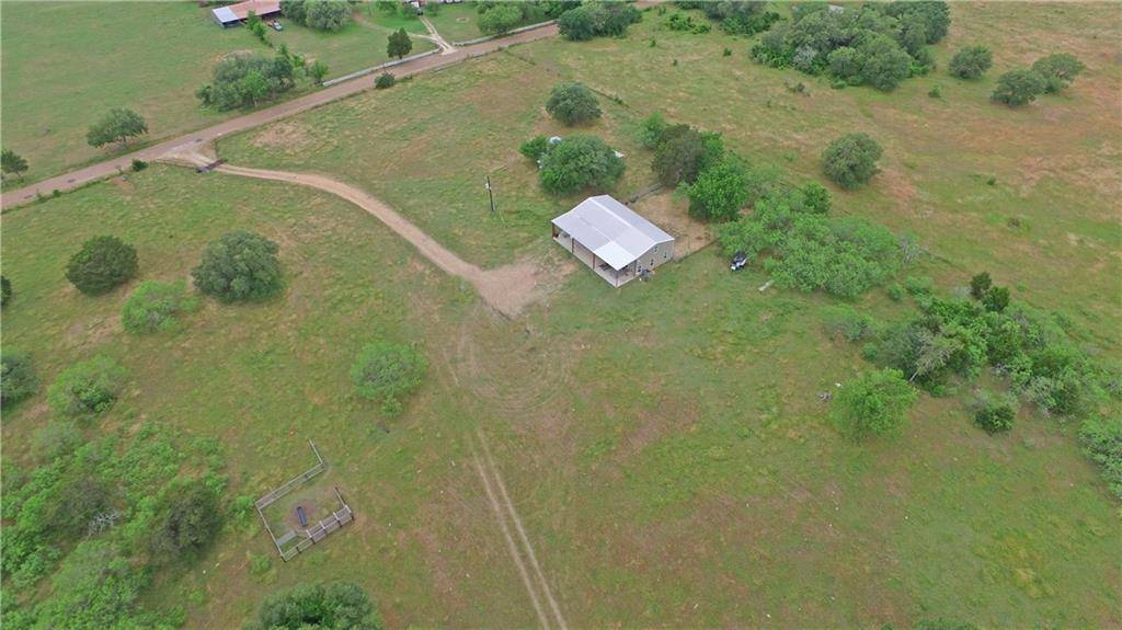1017 Private Road 3262, Giddings, TX 78942