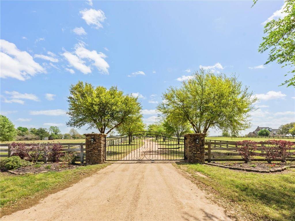 20320 Nichols RD, Hockley, TX 77477
