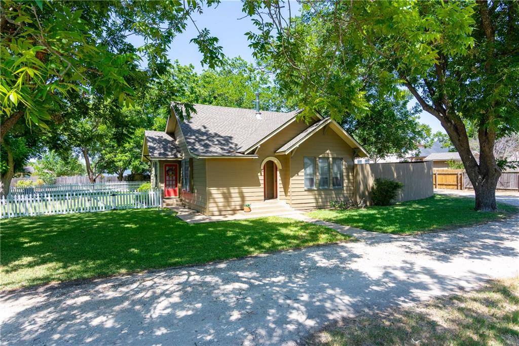 2002 Muscovy CV, Taylor, TX 76574