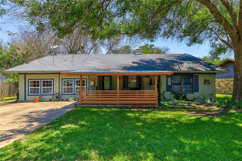 2002 Kent ST, Taylor, TX 76574