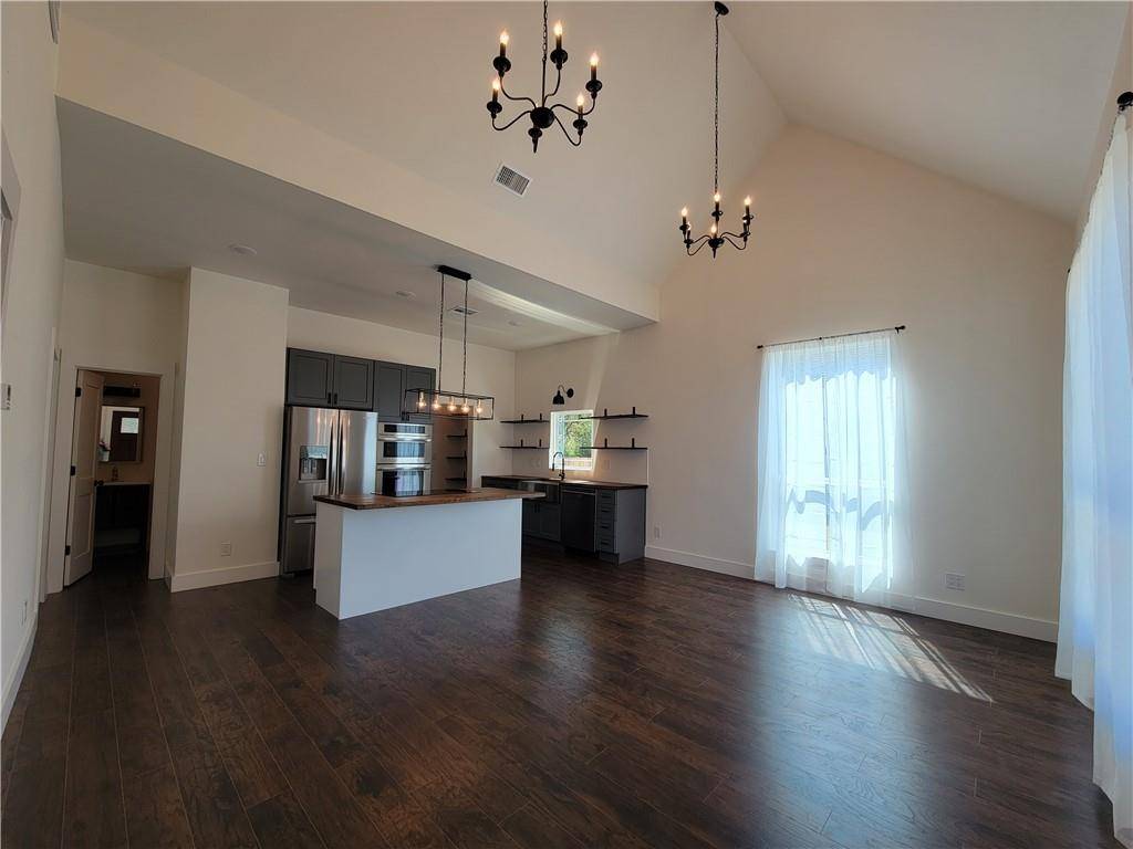 407 N Washington Ave, Cameron, TX 76520