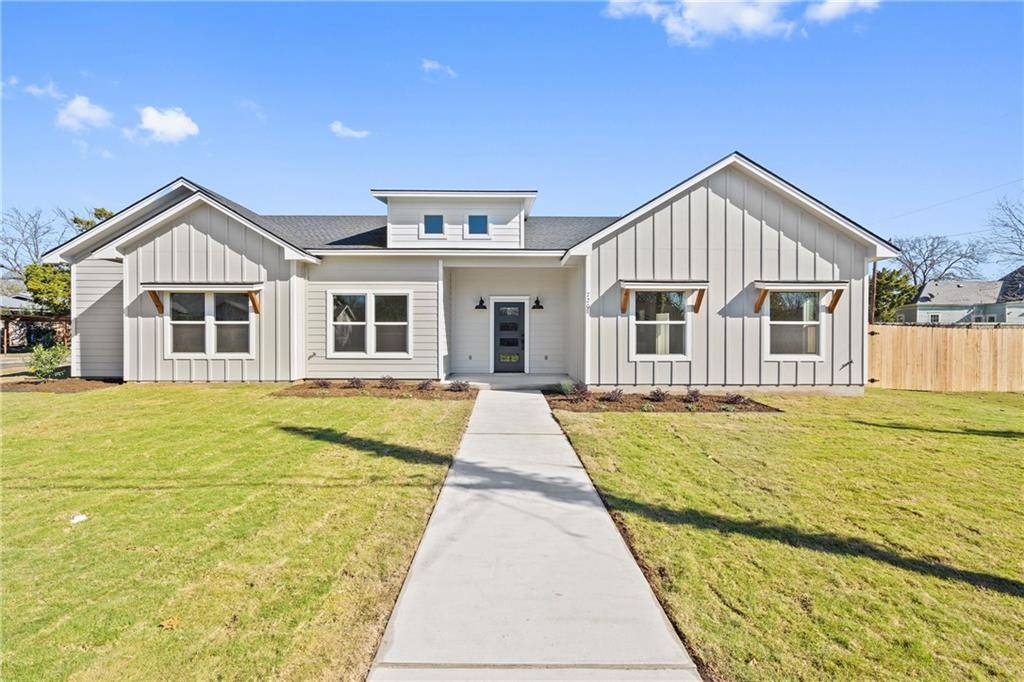 720 Victoria ST, Taylor, TX 76574
