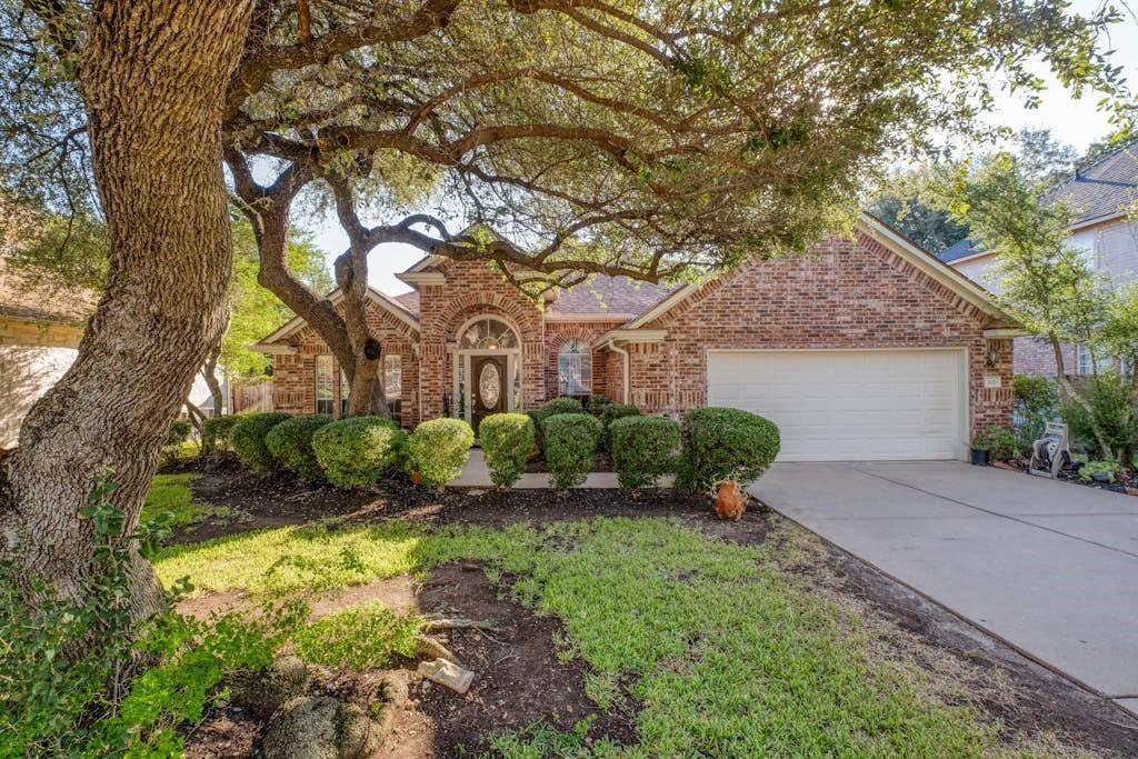 102 S Prize Oaks DR, Cedar Park, TX 78613