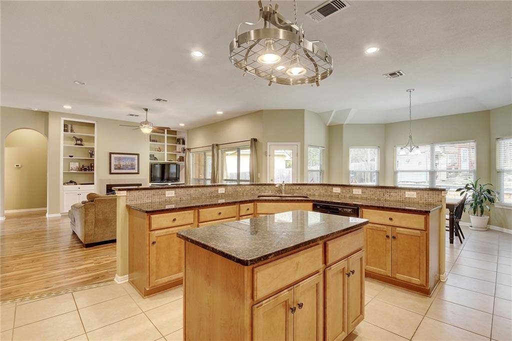 209 Sierra Ridge DR, San Marcos, TX 78666
