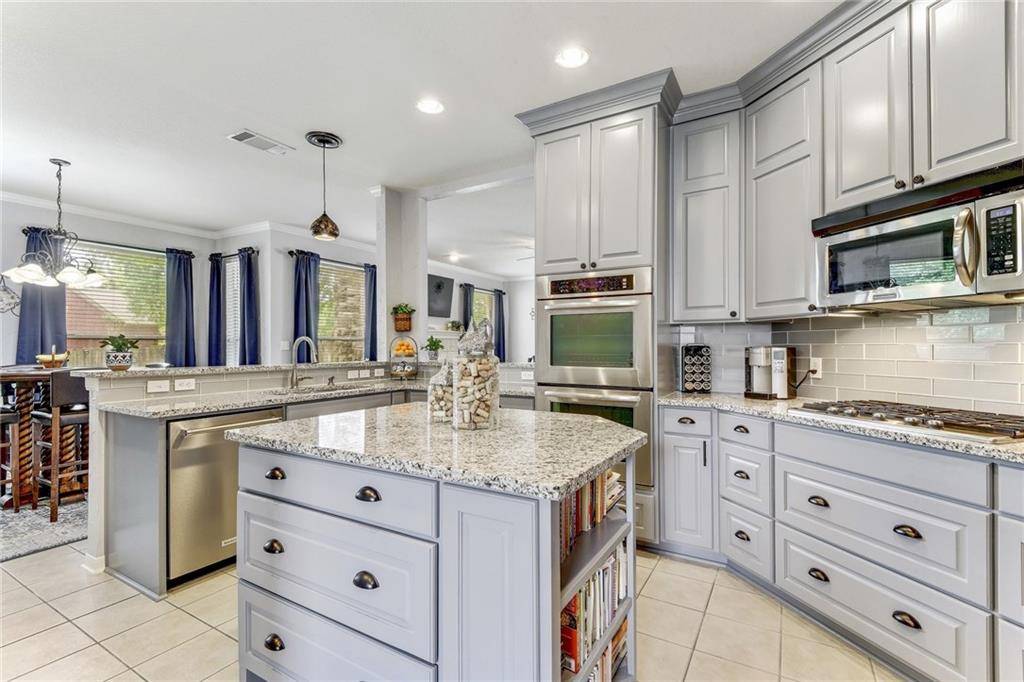 104 Hazeltine DR, Georgetown, TX 78628