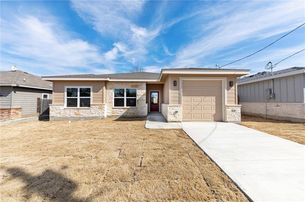 613 BRIGGS ST, Lampasas, TX 76550