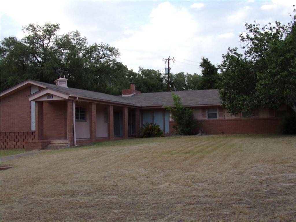 610 Calhoun DR, Rockdale, TX 76567
