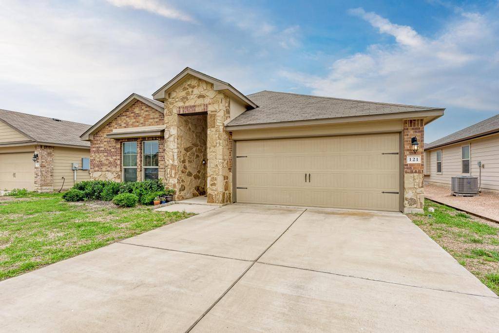 121 Plata LN, Jarrell, TX 76537