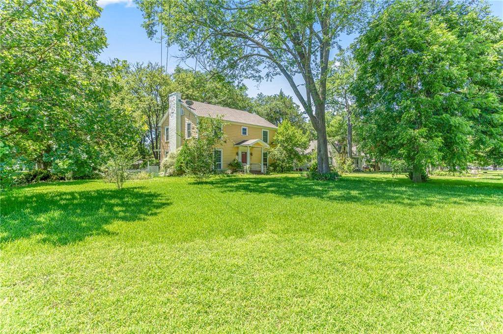 203 Barton, Hearne, TX 77859