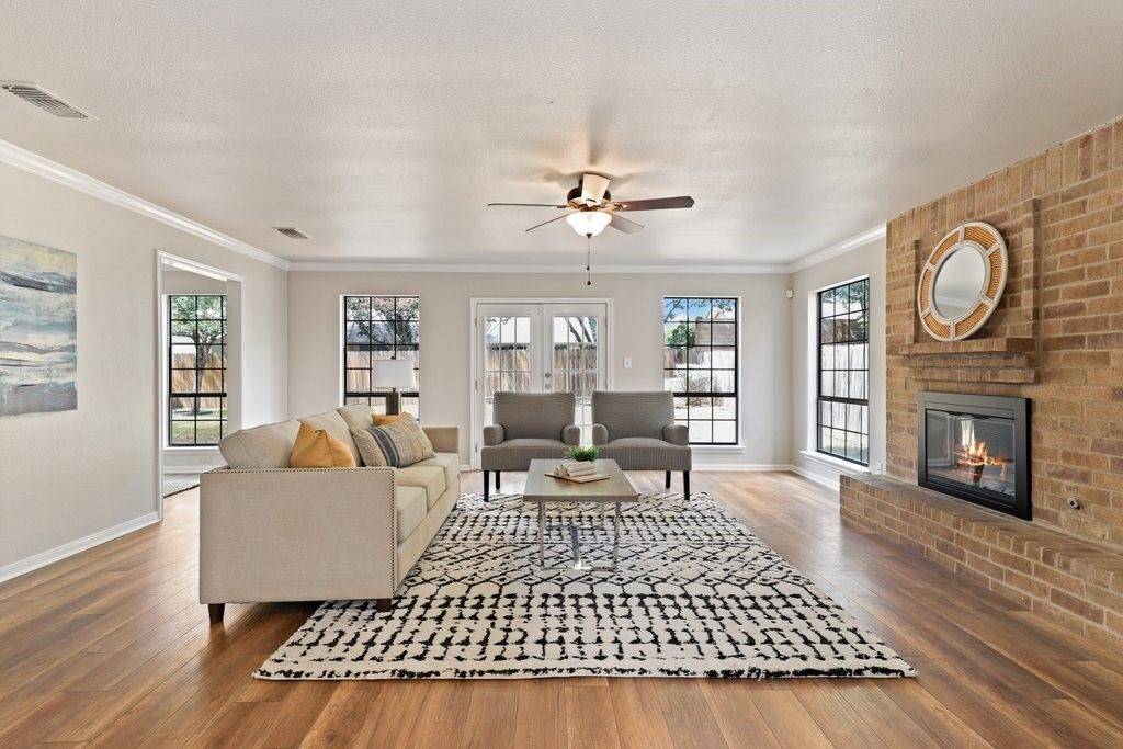 4804 Rustown DR, Austin, TX 78727