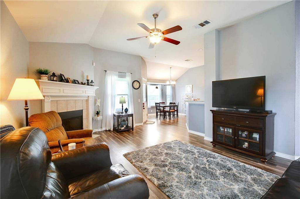 268 Langely, Kyle, TX 78640