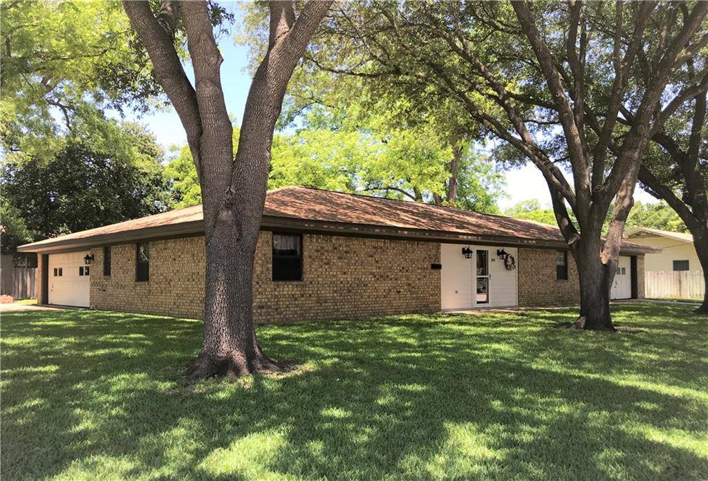 200 E 6th ST, Cameron, TX 76520