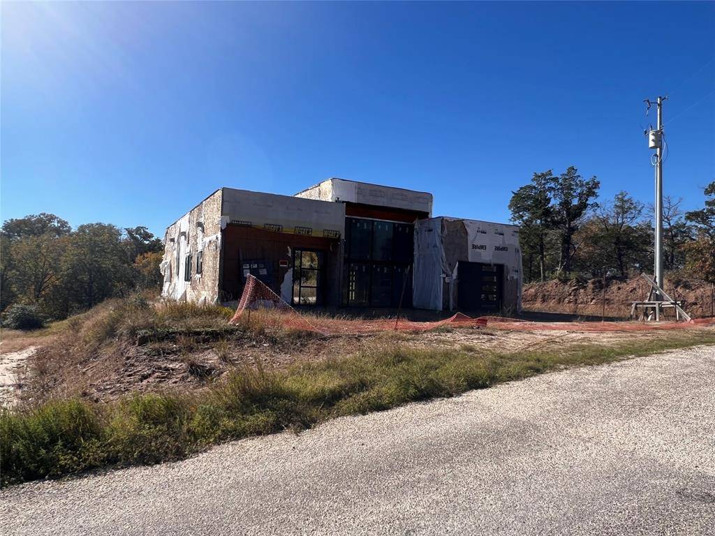 208 Kaelepulu DR, Bastrop, TX 78602