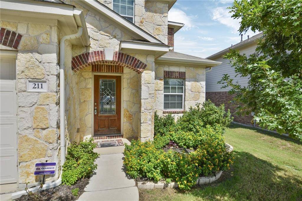 211 Lavender LN, Buda, TX 78610