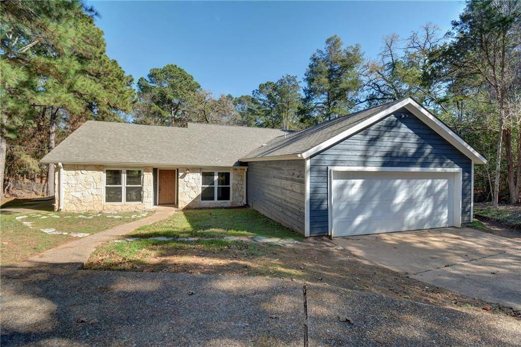 323 Akaloa DR, Bastrop, TX 78602