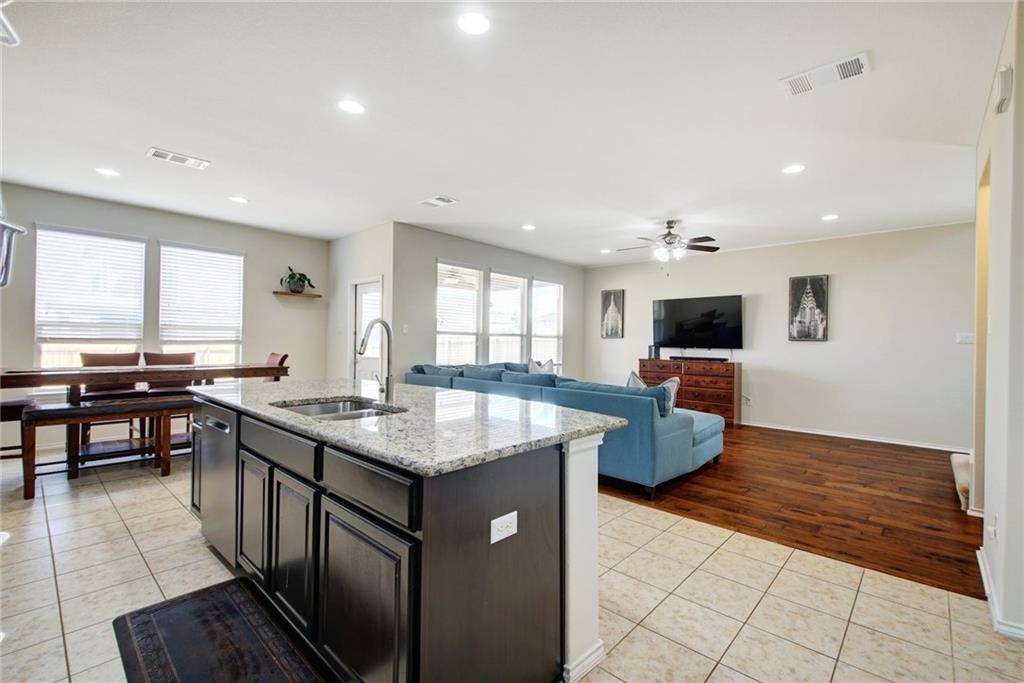 3904 Belmont Stables LN, Austin, TX 78728