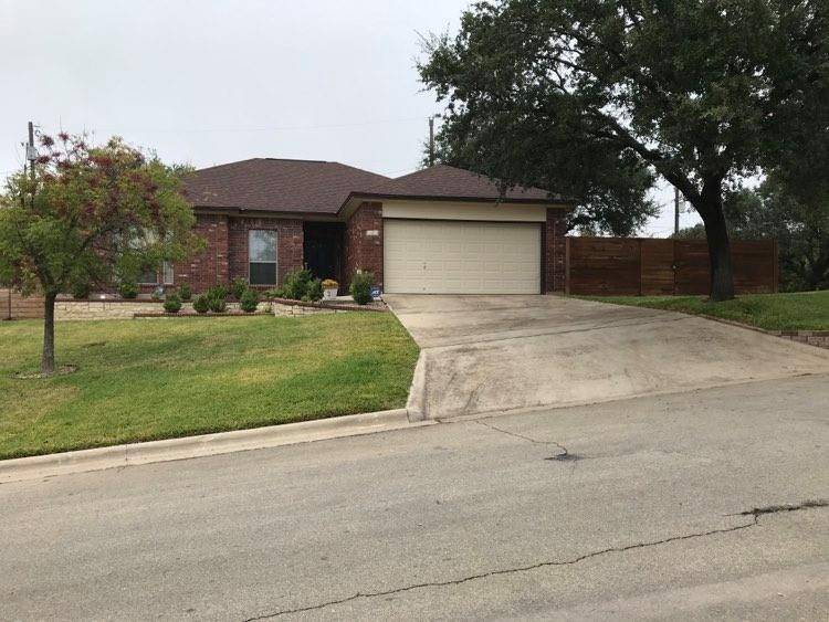 2 Westridge PL, Lampasas, TX 76550