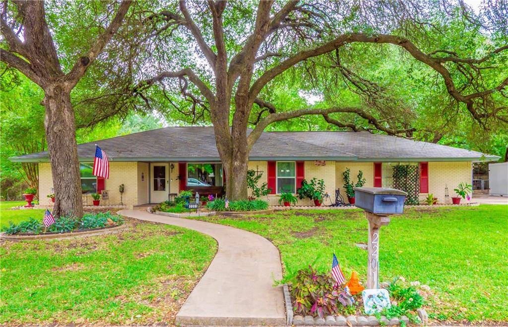 2201 Grace ST, Taylor, TX 76574