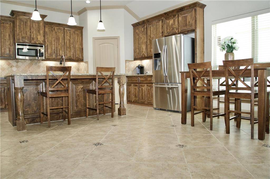 121 Buescher CV, Hutto, TX 78634