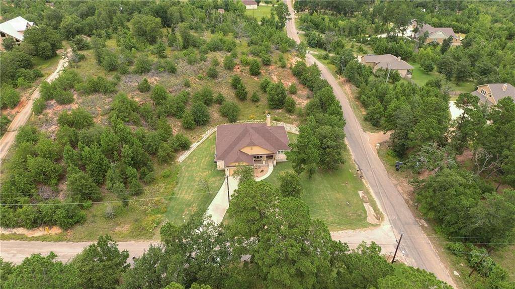 284 Tall Forest DR, Bastrop, TX 78602