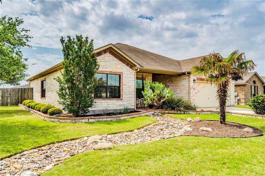 1515 Woodlands DR, Kyle, TX 78640