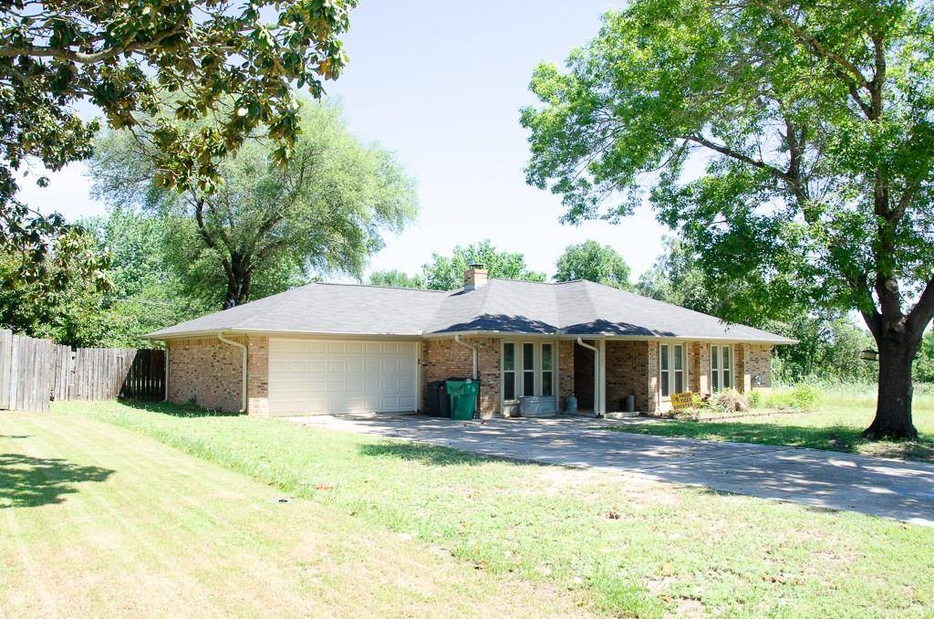 1400 Okelley RD, Rockdale, TX 76567