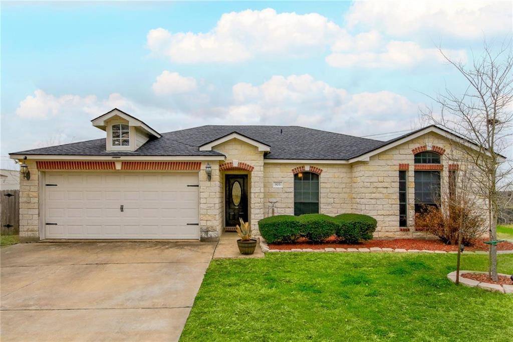 905 Debra DR, Taylor, TX 76574