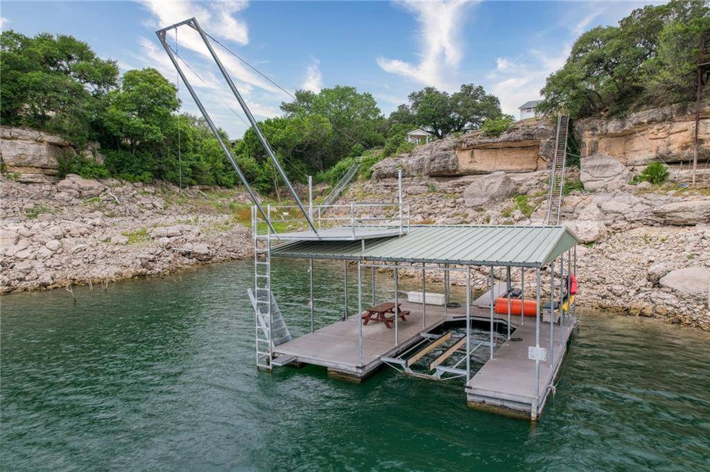 1405 Cat Hollow Club DR, Spicewood, TX 78669