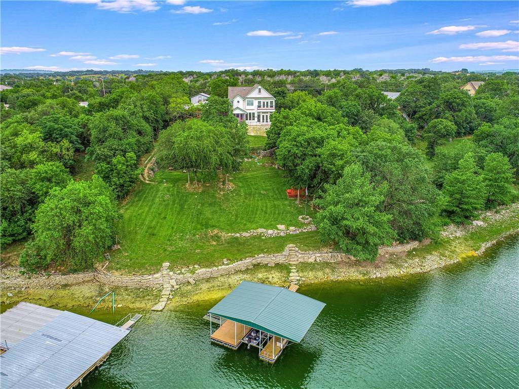 1021 Lakeshore DR, Spicewood, TX 78669