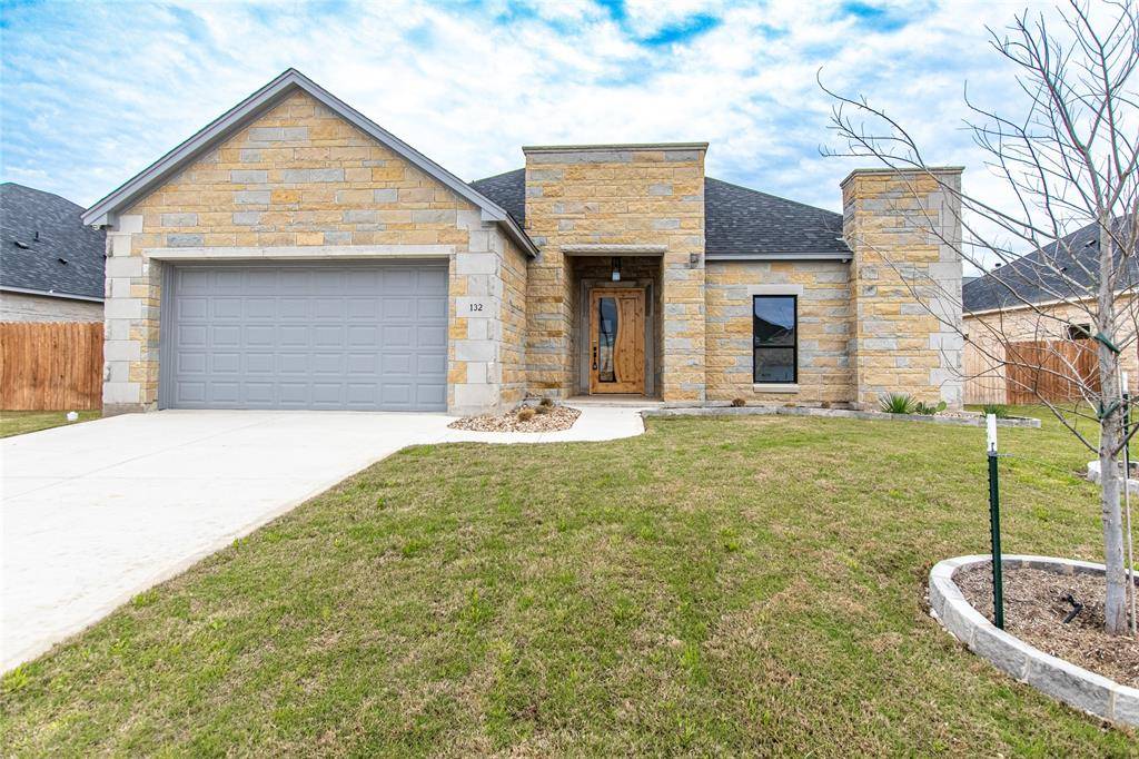 132 Greg LN, Jarrell, TX 76537