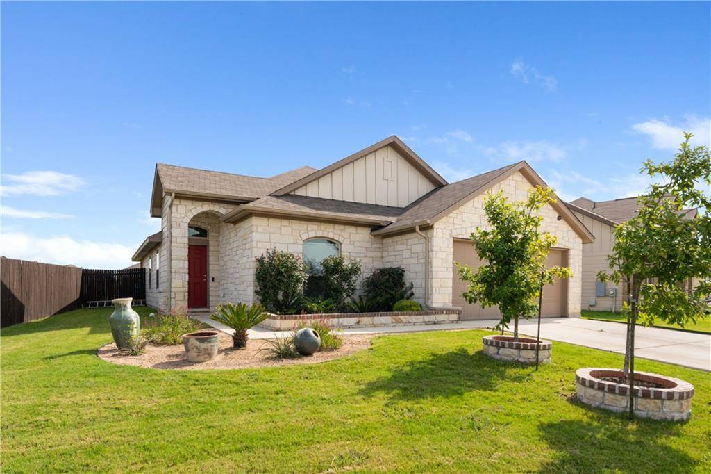 210 Painted Desert LN, Buda, TX 78610