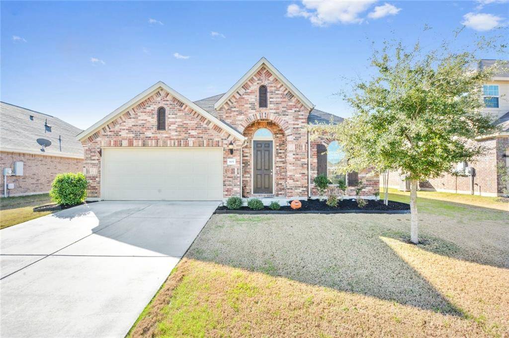 805 Farm House DR, Hutto, TX 78634